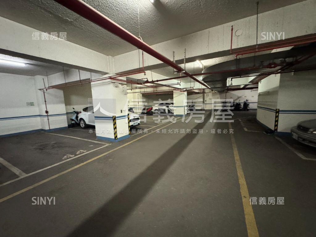 曉明儷晶１＋１房平面車位房屋室內格局與周邊環境