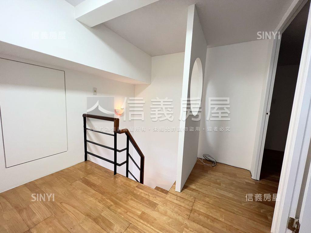 專任❤️高閣挑高景觀戶房屋室內格局與周邊環境