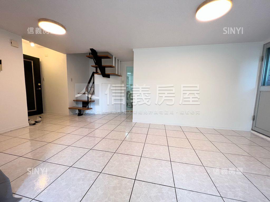 專任❤️高閣挑高景觀戶房屋室內格局與周邊環境