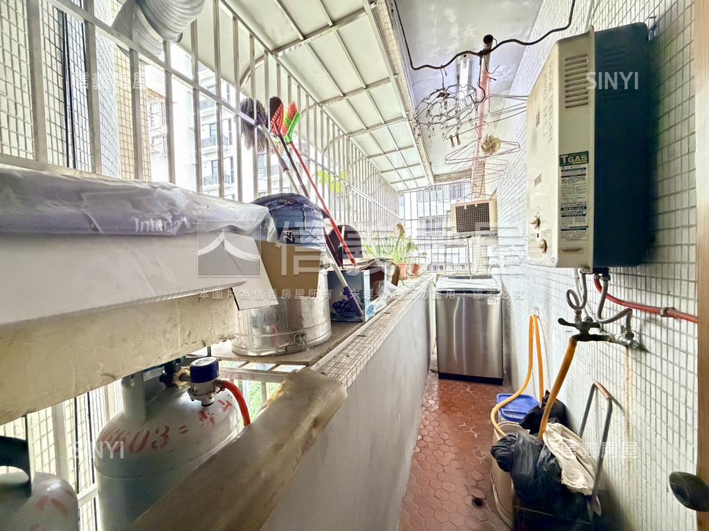 近聖功醫院輕軌大三房平車房屋室內格局與周邊環境