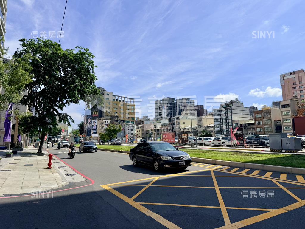 近聖功醫院輕軌大三房平車房屋室內格局與周邊環境