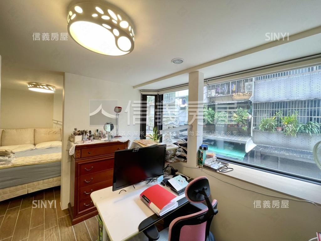 精品大邊間黃金公寓二樓房屋室內格局與周邊環境