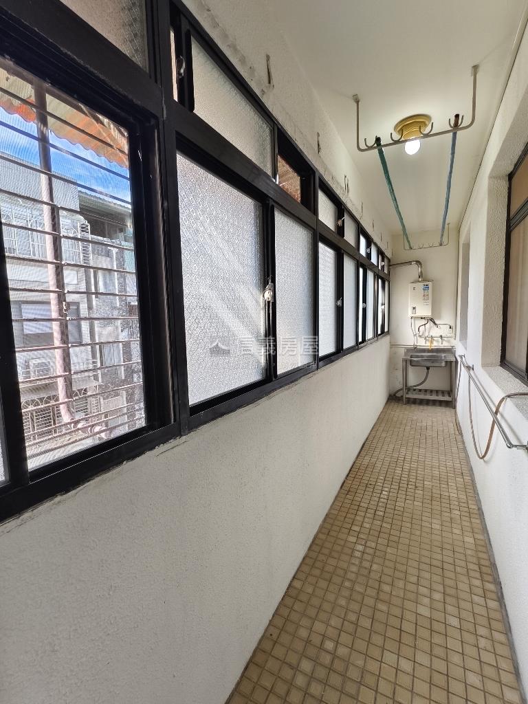 國泰建設朝南方正美寓房屋室內格局與周邊環境