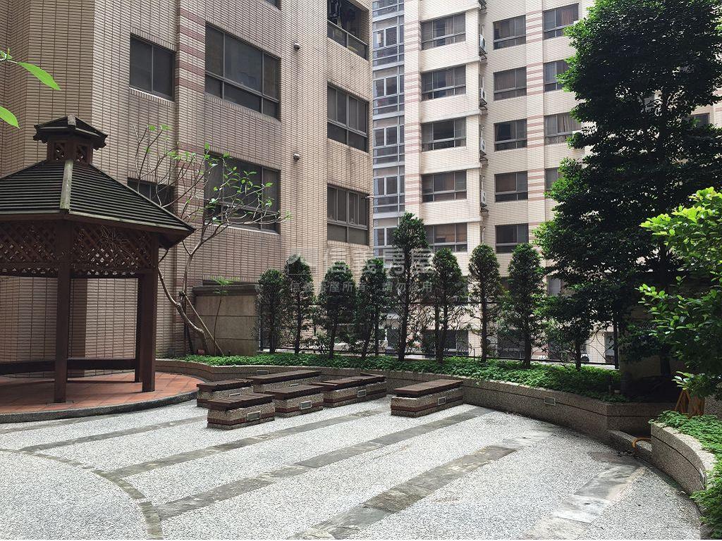 假期兩房車位房屋室內格局與周邊環境