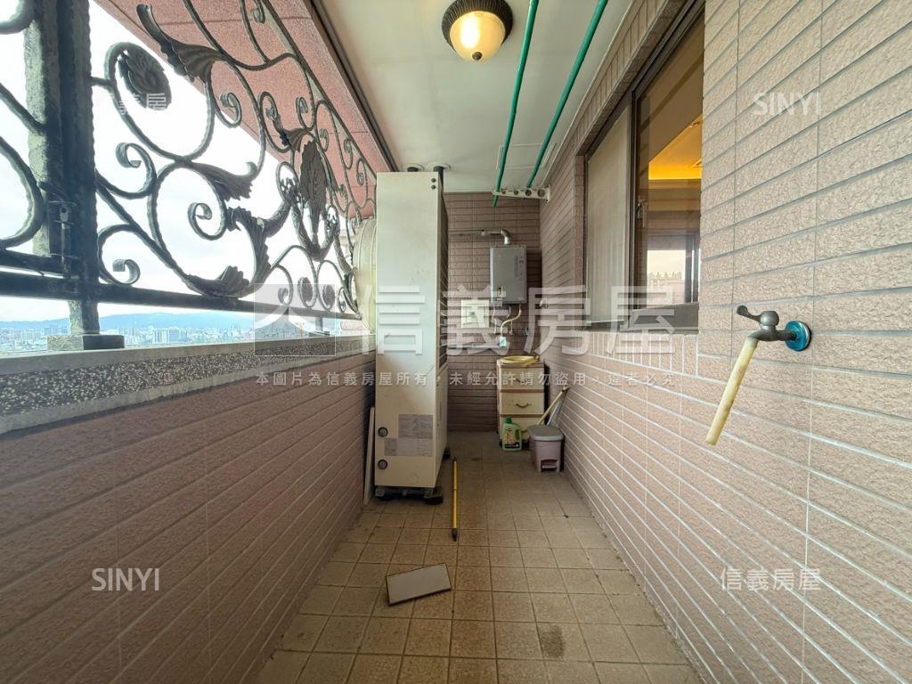 專任寶石典藏帝王四房車位房屋室內格局與周邊環境