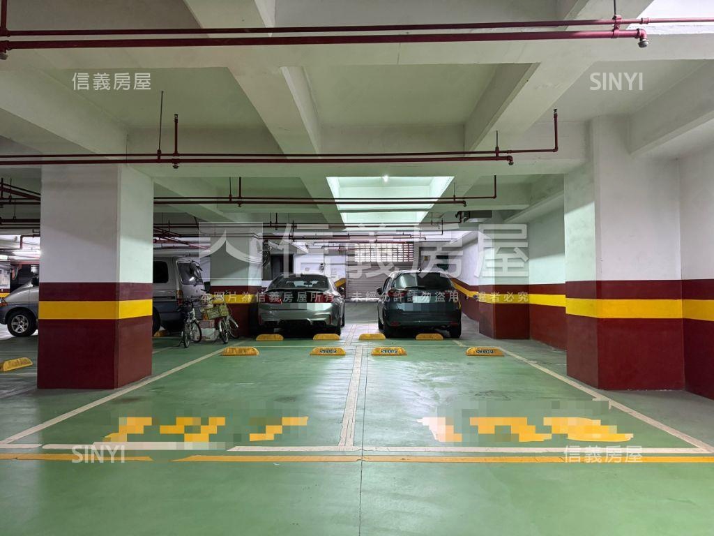 專任寶石典藏帝王四房車位房屋室內格局與周邊環境