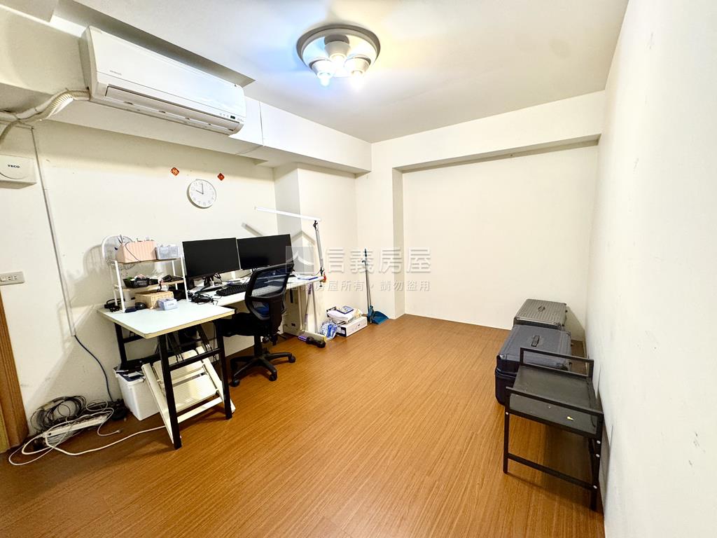 頂埔華廈樓中樓房屋室內格局與周邊環境