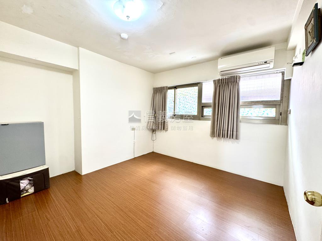 頂埔華廈樓中樓房屋室內格局與周邊環境