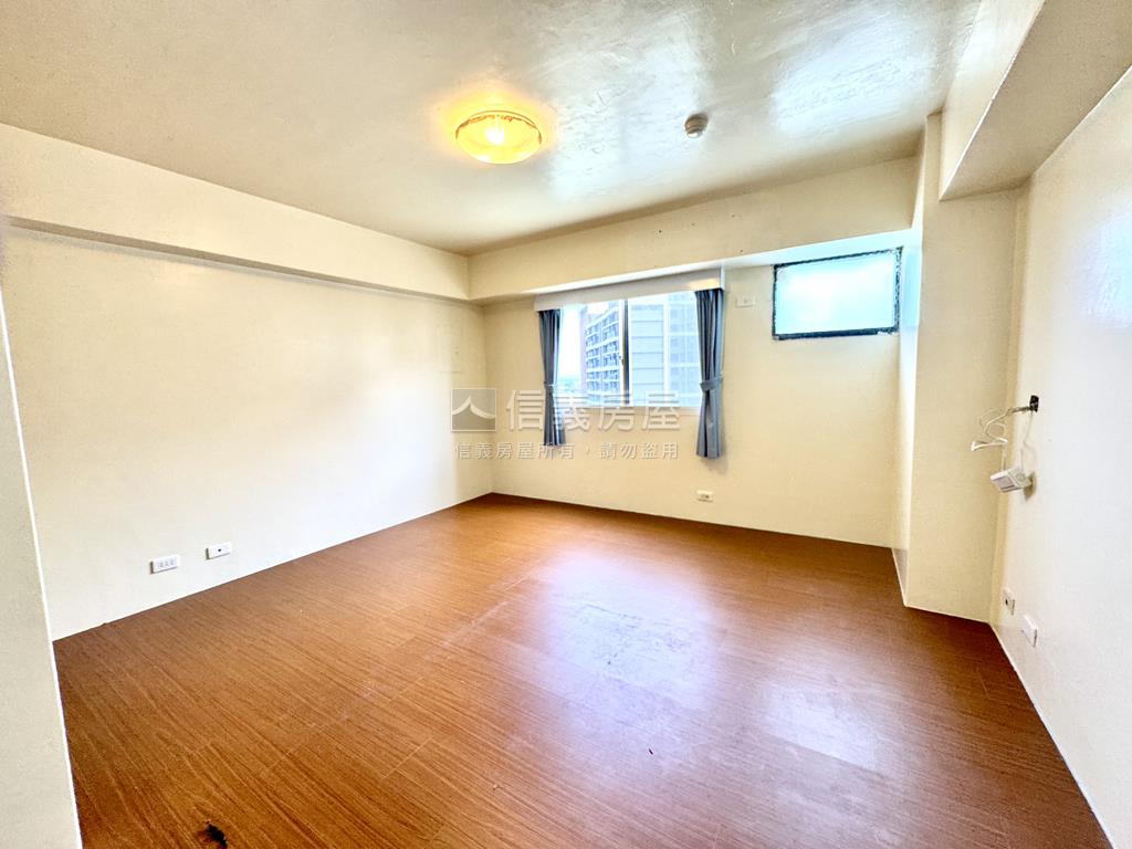 頂埔華廈樓中樓房屋室內格局與周邊環境