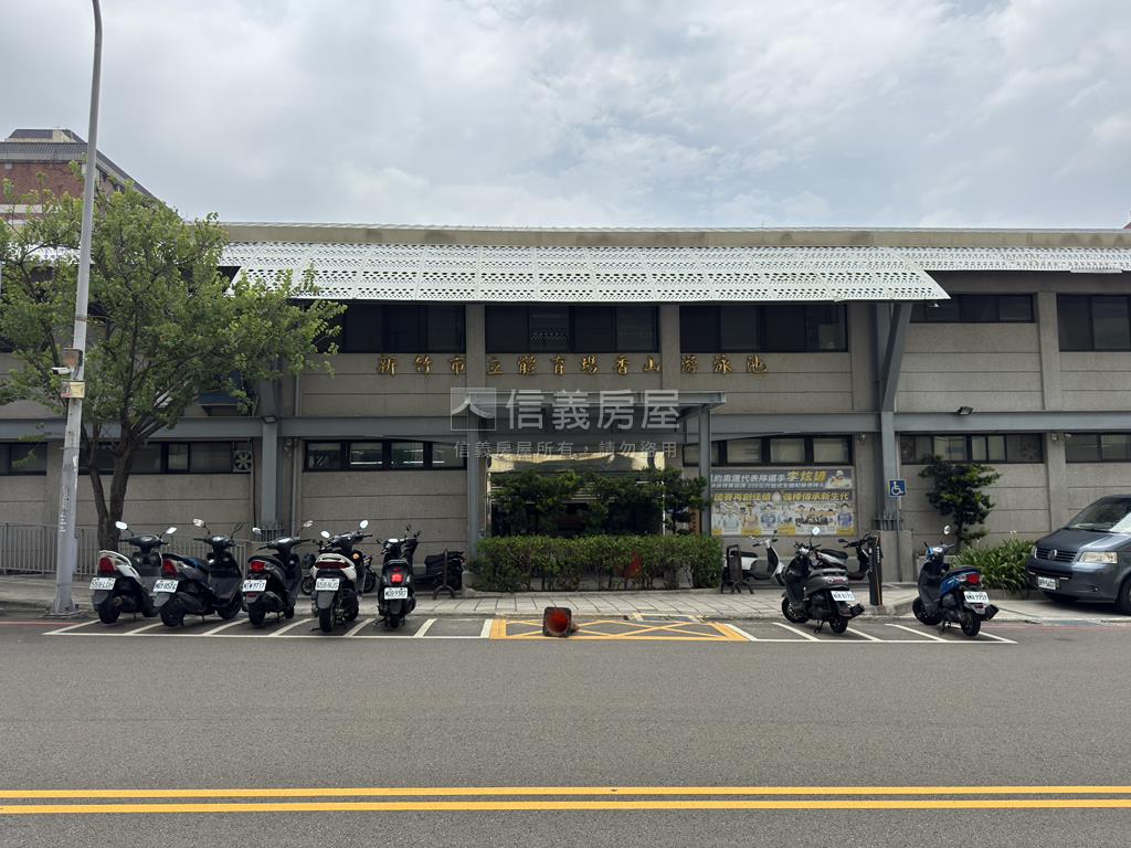 頂埔華廈樓中樓房屋室內格局與周邊環境
