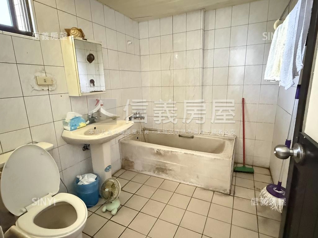 梓官丁種建築用地方正廠房房屋室內格局與周邊環境