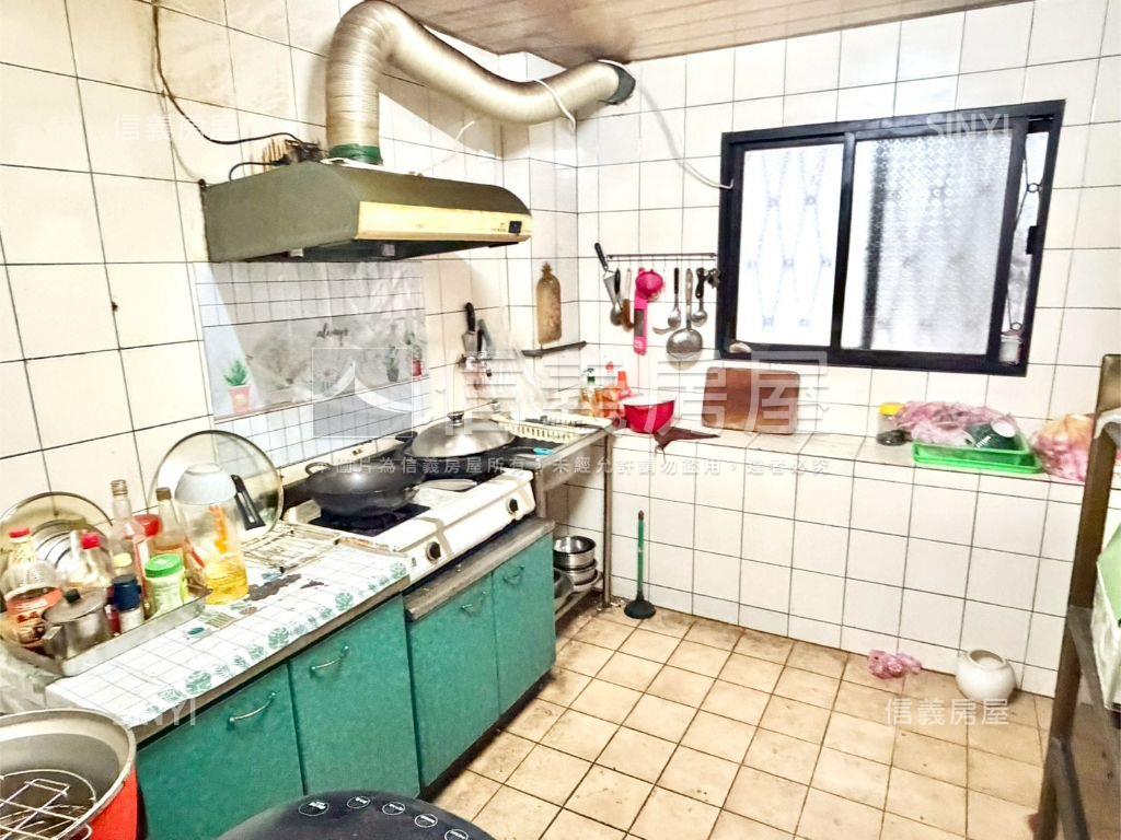 近環球˙稀有邊間２樓房屋室內格局與周邊環境