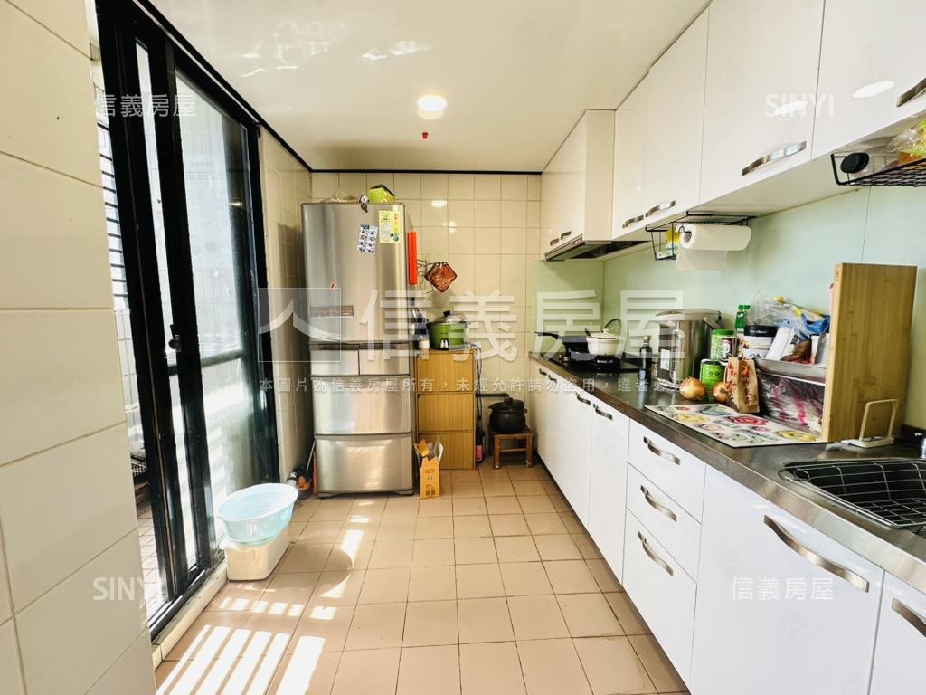 國泰大空間四房－國家都會房屋室內格局與周邊環境