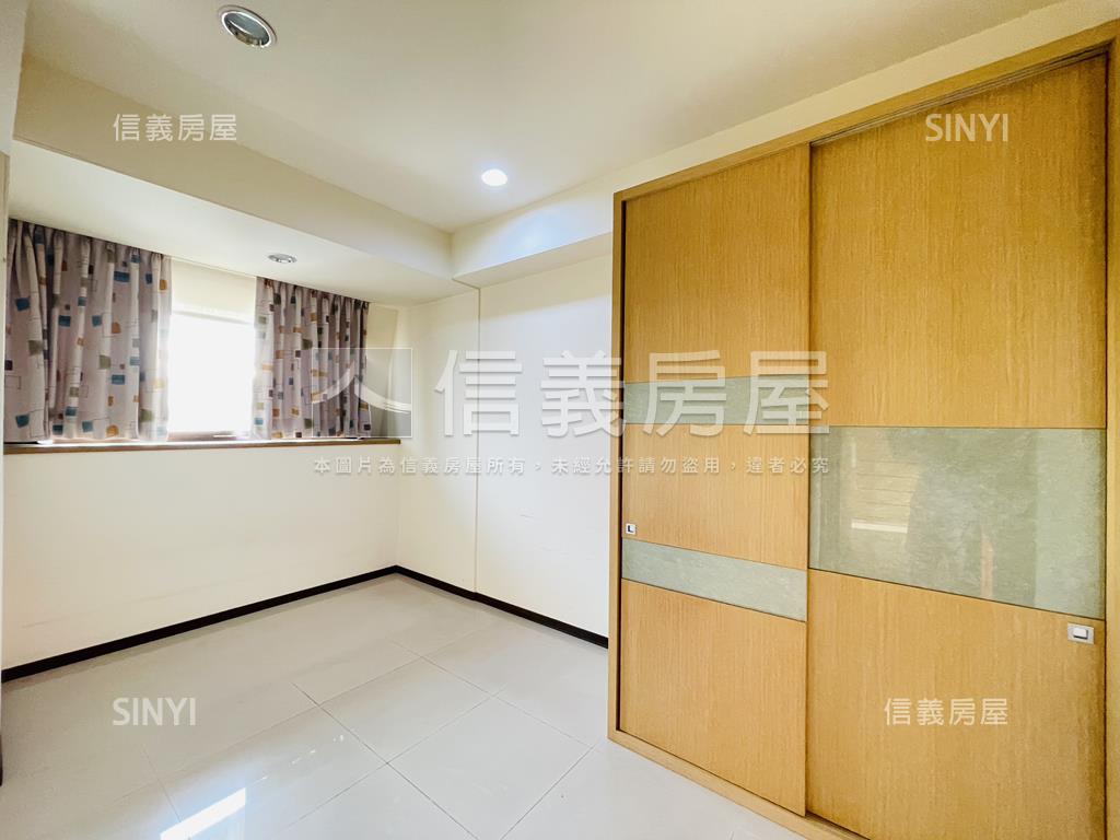 萬美稀有四房坡平車位房屋室內格局與周邊環境