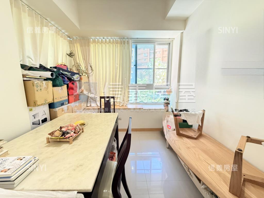 玉上園Ａ棟面樹景三房車位房屋室內格局與周邊環境