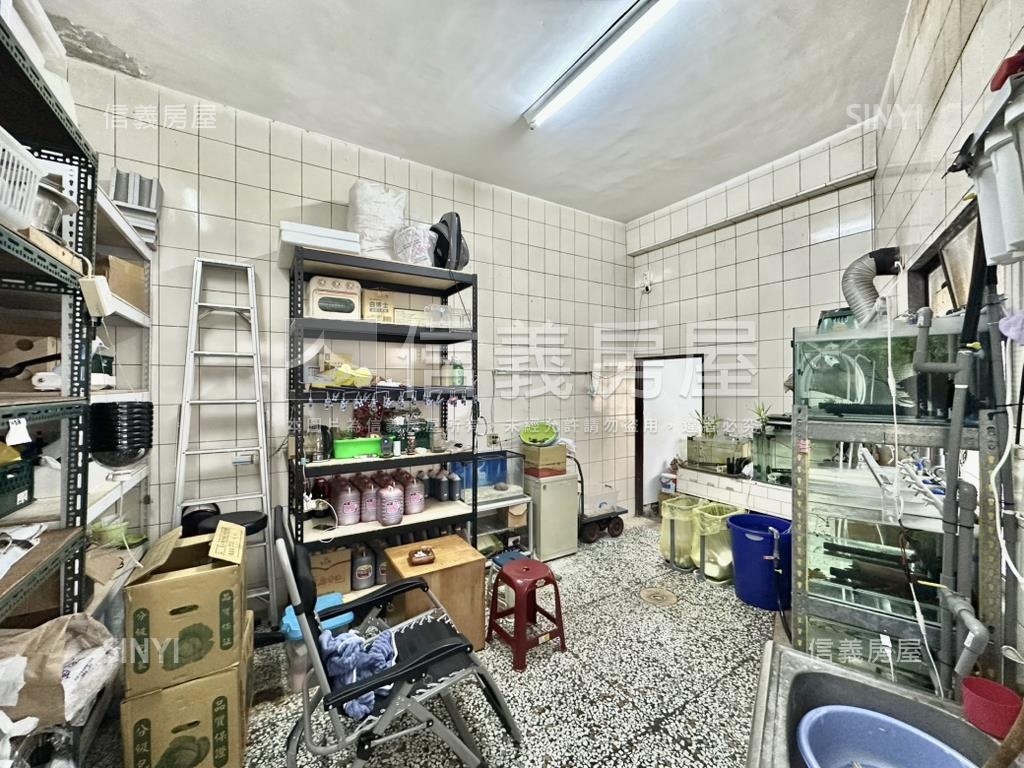 南投鹿谷順向邊間收租透店房屋室內格局與周邊環境