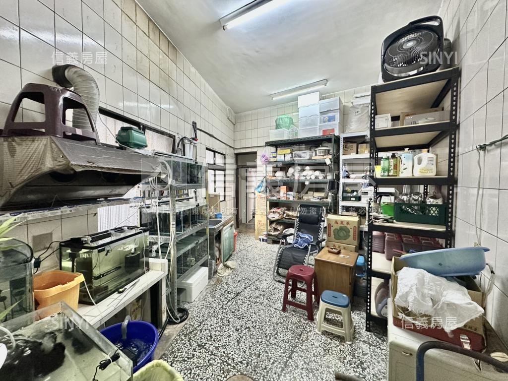 南投鹿谷順向邊間收租透店房屋室內格局與周邊環境