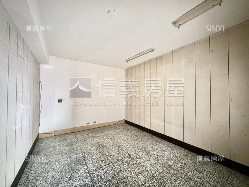 南投鹿谷順向邊間收租透店房屋室內格局與周邊環境