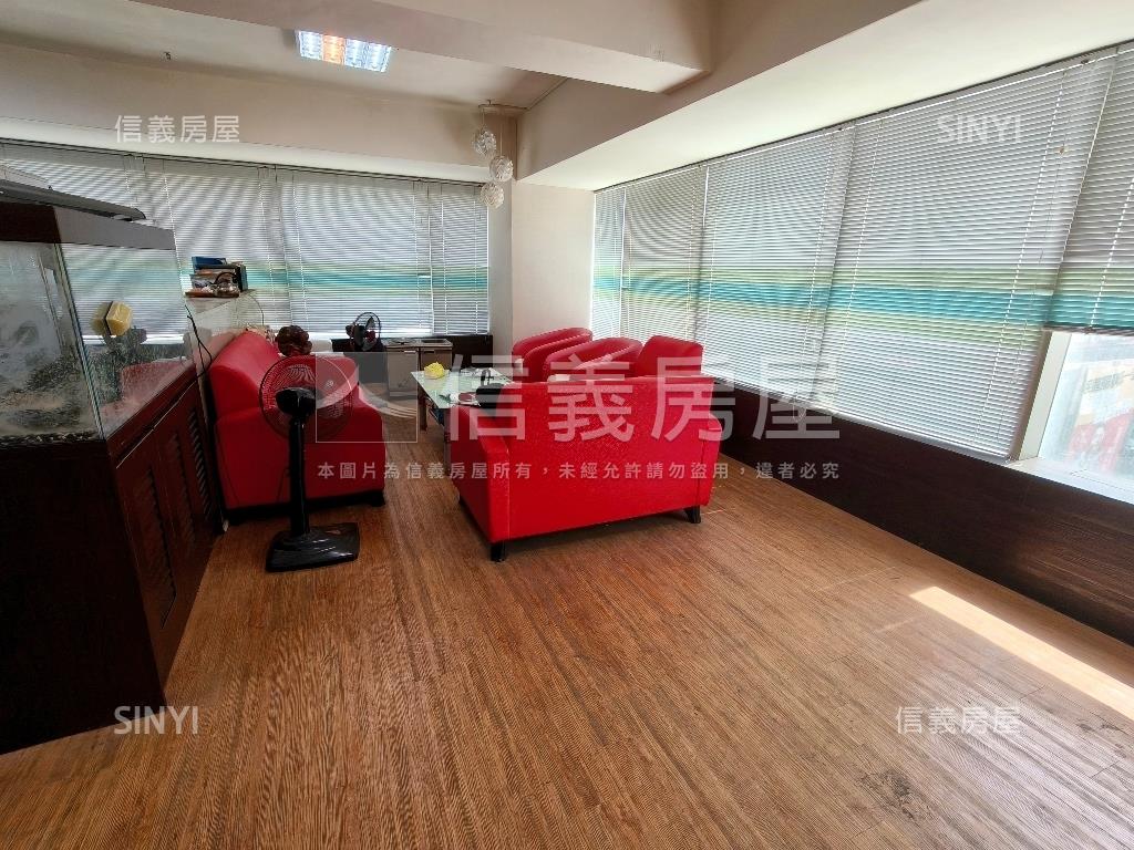 近美麗島捷運站高樓商辦房屋室內格局與周邊環境