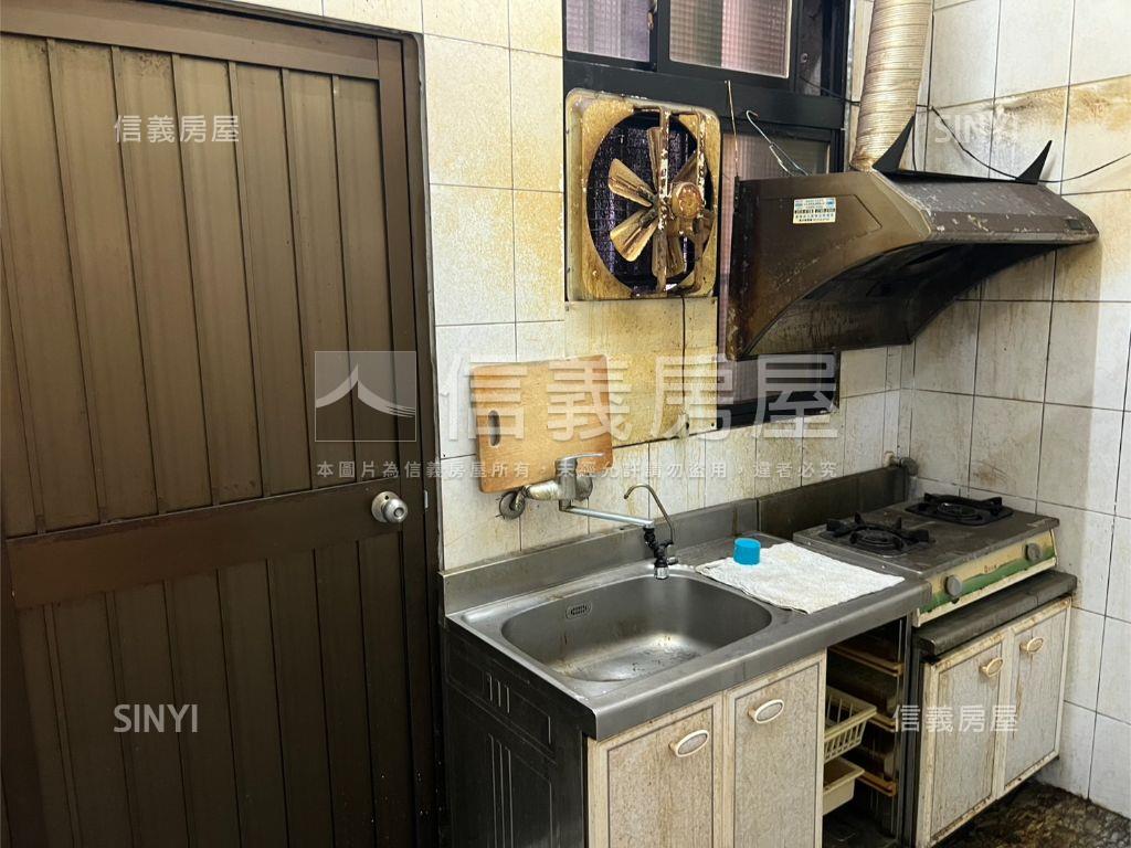 大空間近花博公寓一樓房屋室內格局與周邊環境