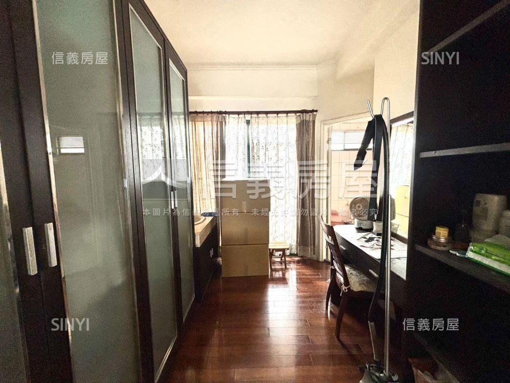 專任【亞熱帶】美別墅房屋室內格局與周邊環境