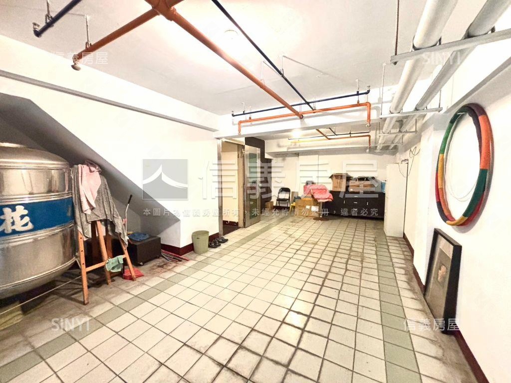 專任【亞熱帶】美別墅房屋室內格局與周邊環境