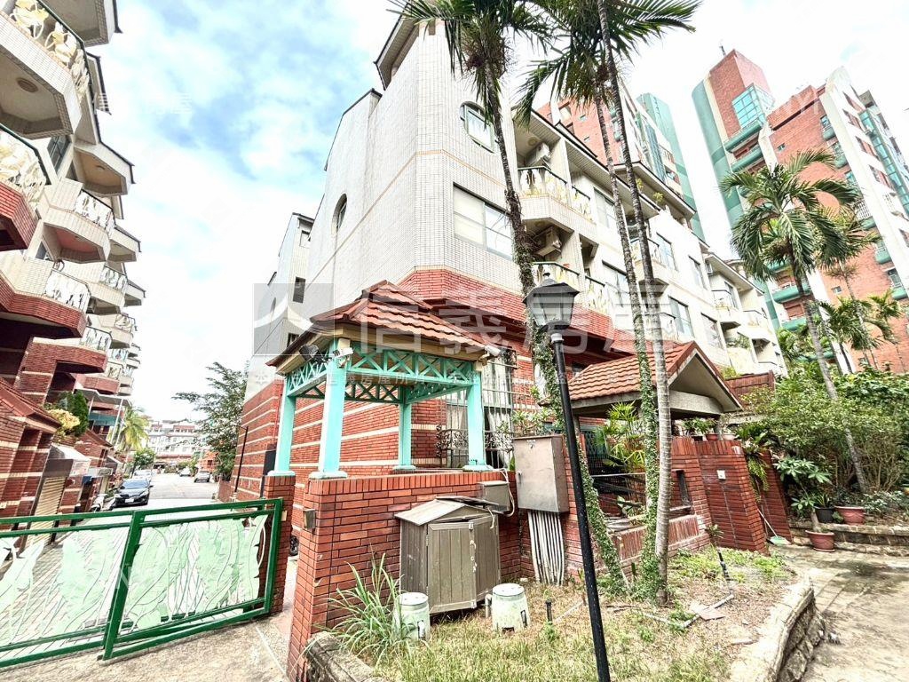 專任【亞熱帶】美別墅房屋室內格局與周邊環境