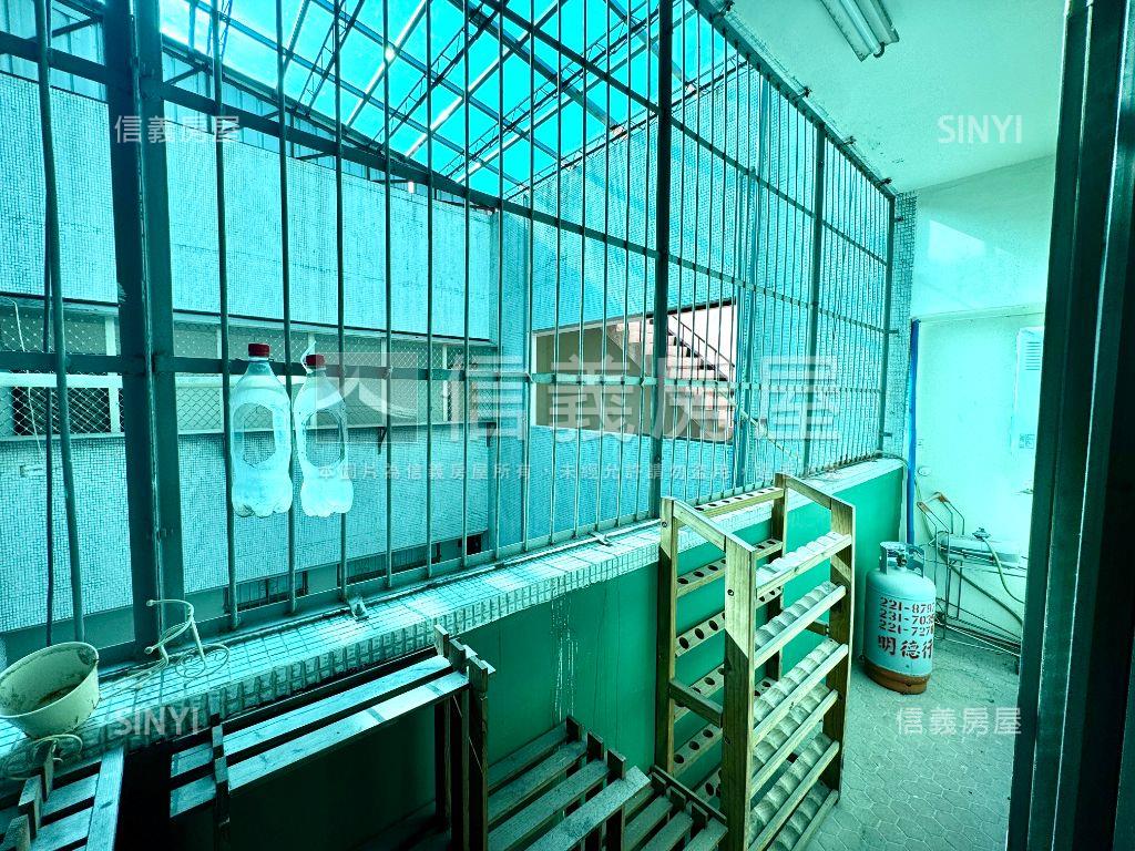 火車站採光寬敞大四房房屋室內格局與周邊環境