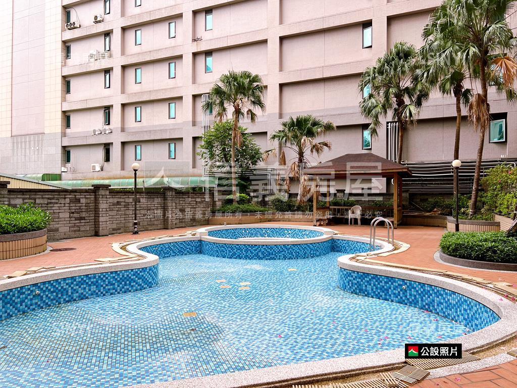 花園泳池邊間ＮＩＣＥ房屋室內格局與周邊環境