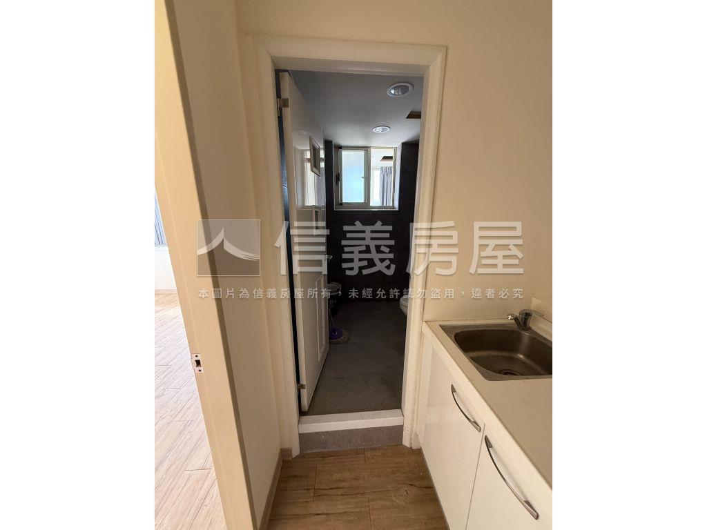 頂加自住出租好自在房屋室內格局與周邊環境