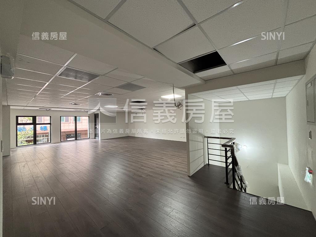 沐微風面寬約８米寬樓店房屋室內格局與周邊環境