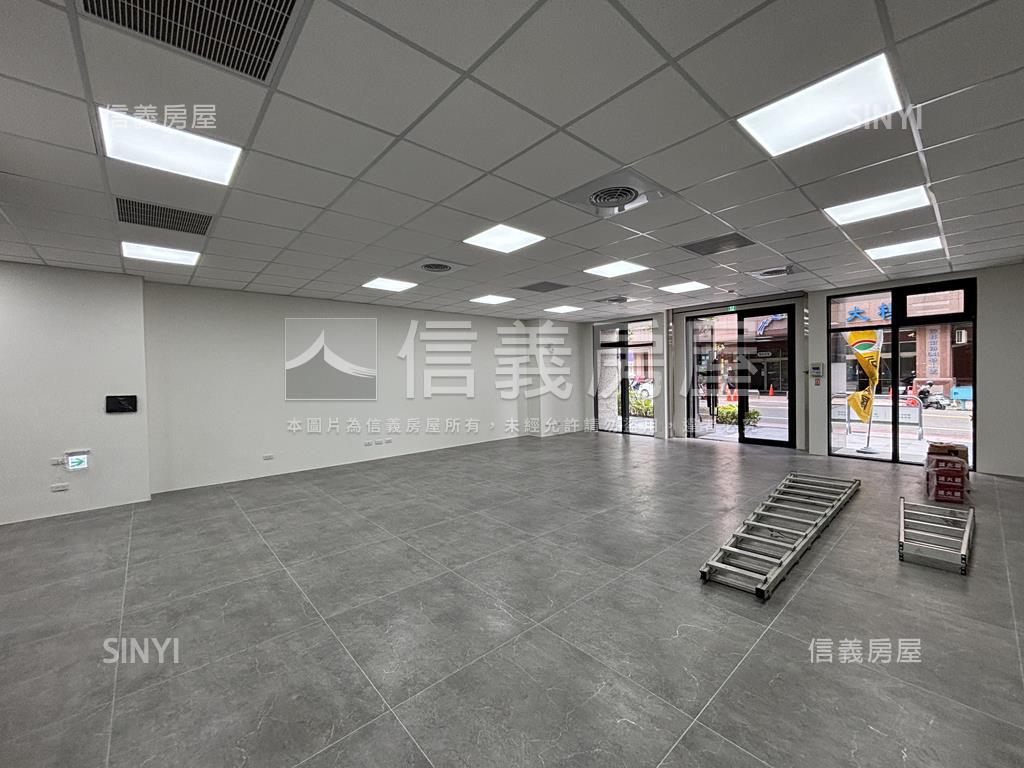 沐微風面寬約８米寬樓店房屋室內格局與周邊環境