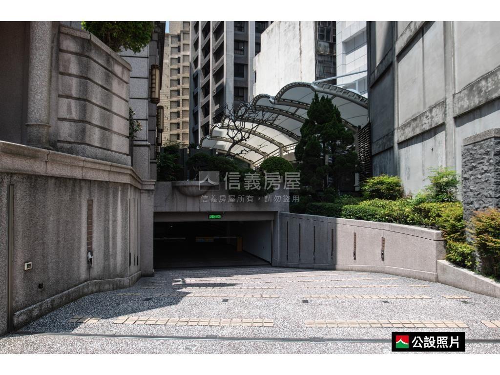傳世三希豪邸三房車位房屋室內格局與周邊環境