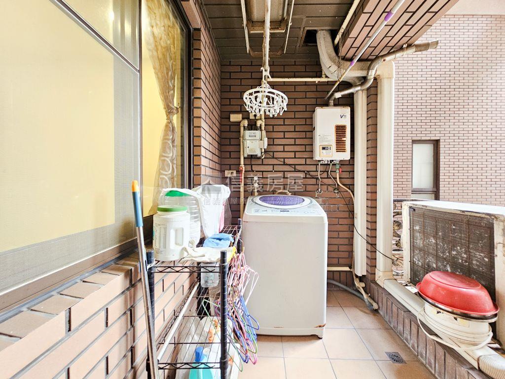 傳世三希豪邸三房車位房屋室內格局與周邊環境