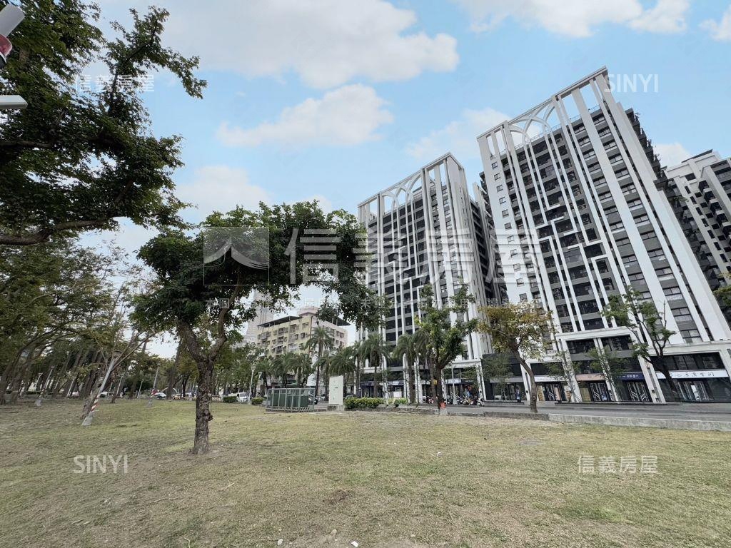 後驛近高醫挑高店面附平車房屋室內格局與周邊環境
