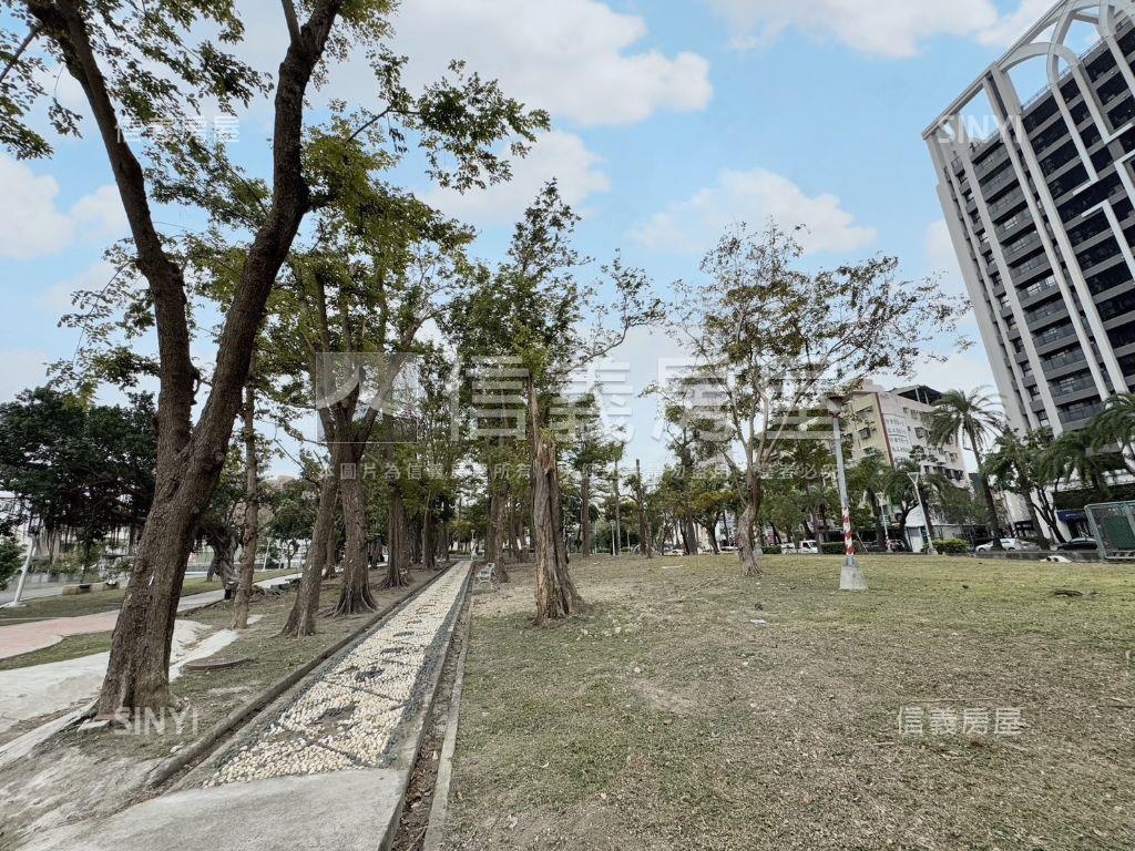 後驛近高醫挑高店面附平車房屋室內格局與周邊環境