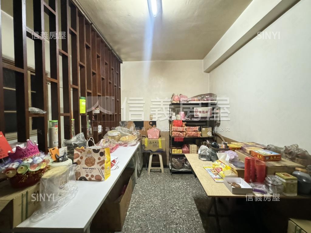 苓雅忠孝正路黃金透天店面房屋室內格局與周邊環境