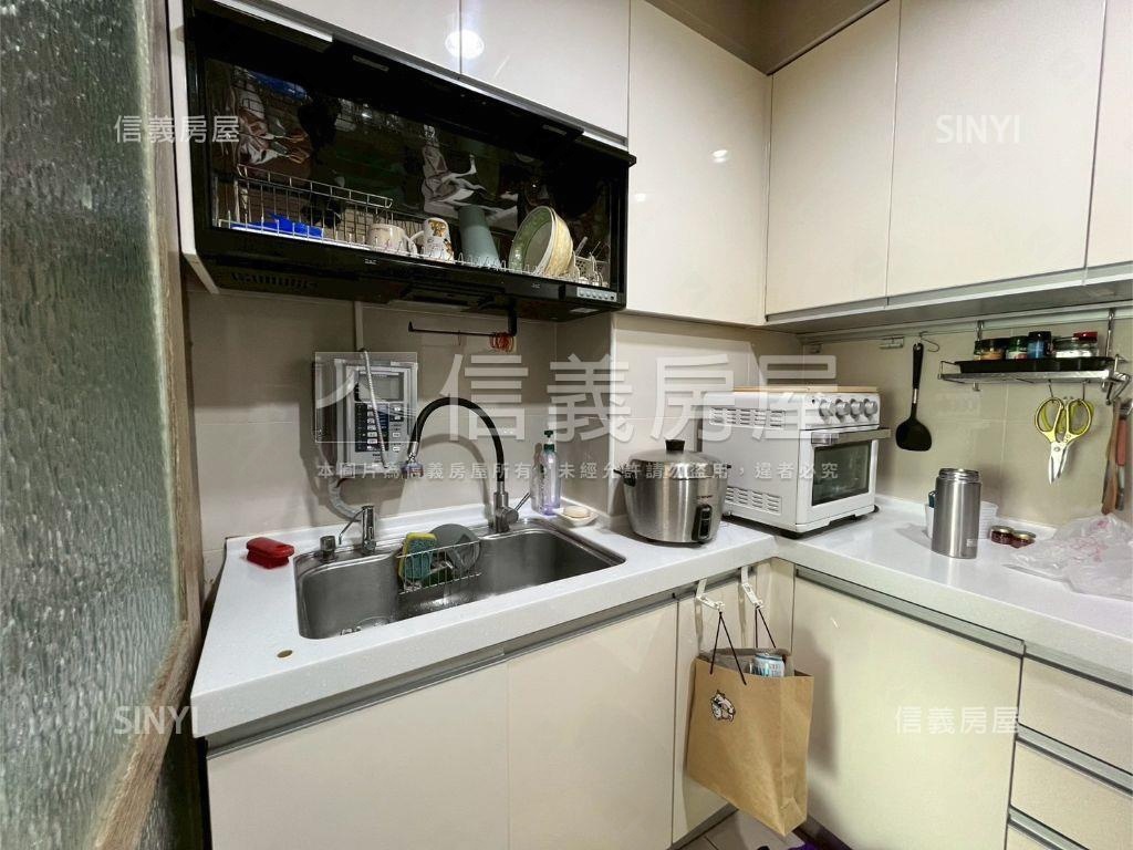 親親京城高樓四房平車房屋室內格局與周邊環境