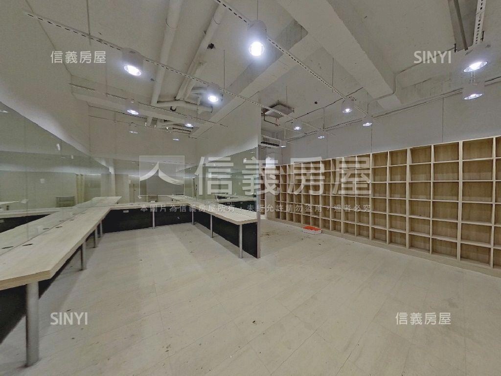 捷運內湖大型商場金店房屋室內格局與周邊環境