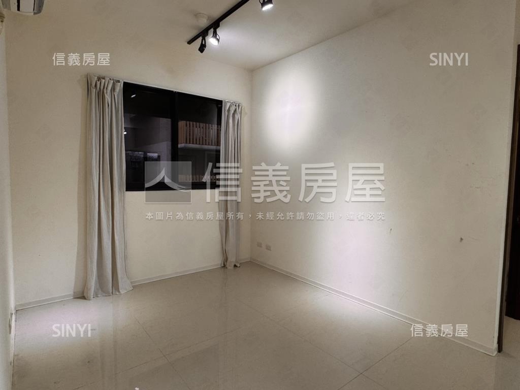 青埔面公園美景三房車位房屋室內格局與周邊環境