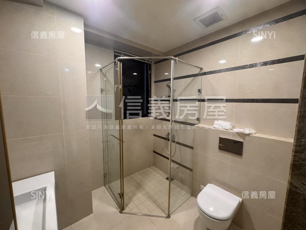 青埔面公園美景三房車位房屋室內格局與周邊環境