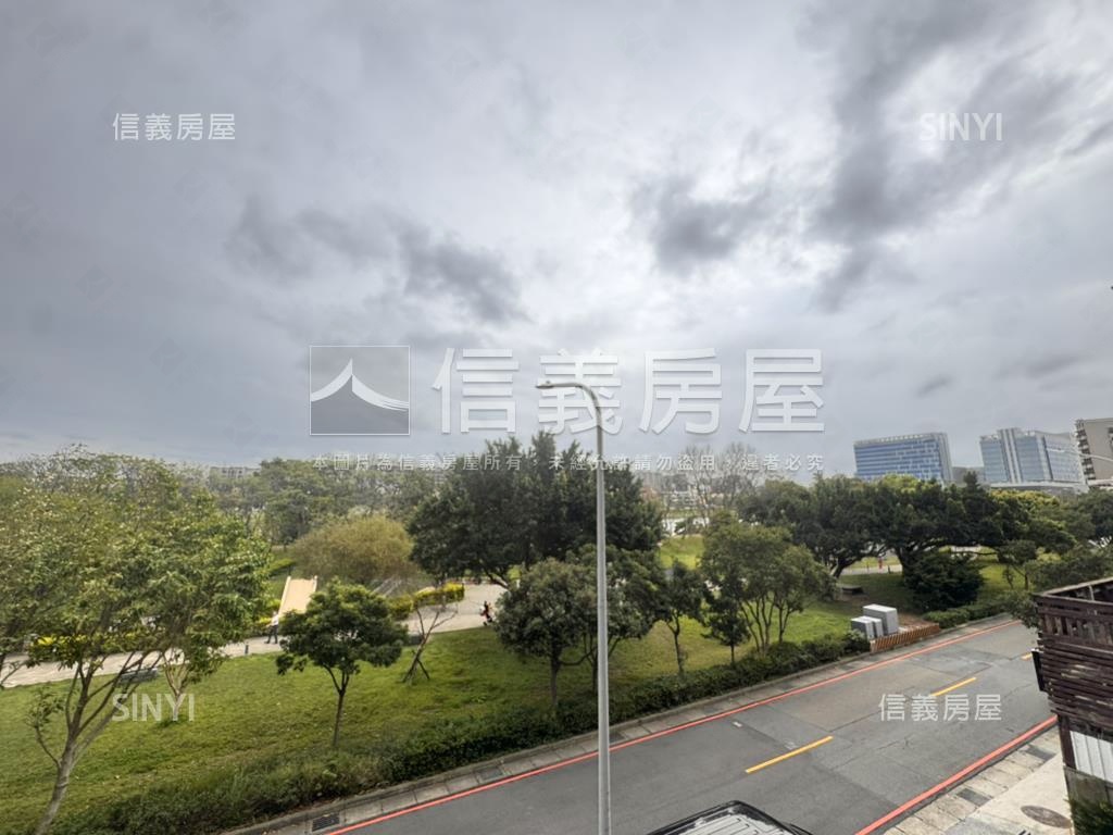 青埔面公園美景三房車位房屋室內格局與周邊環境