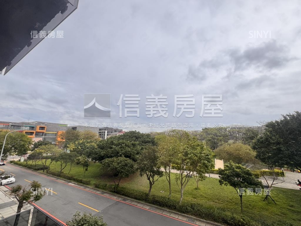 青埔面公園美景三房車位房屋室內格局與周邊環境