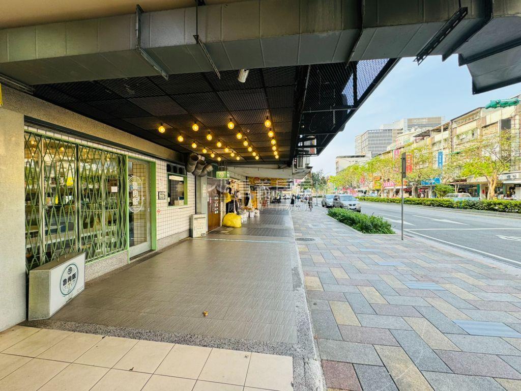 專任、正松山路金店面房屋室內格局與周邊環境