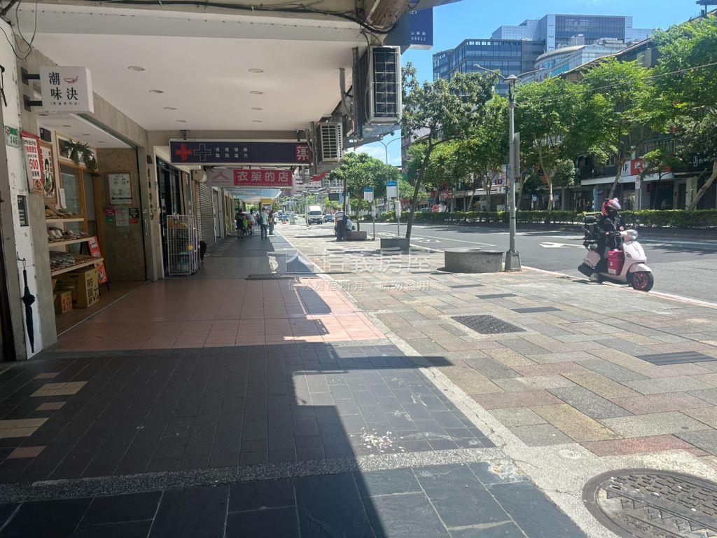 專任、正松山路金店面房屋室內格局與周邊環境