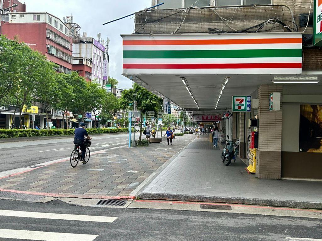 專任、正松山路金店面房屋室內格局與周邊環境