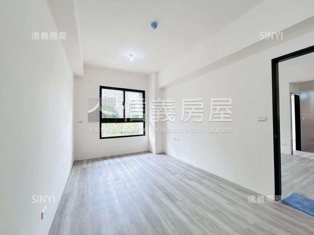人生有明暗這間開窗看河岸房屋室內格局與周邊環境