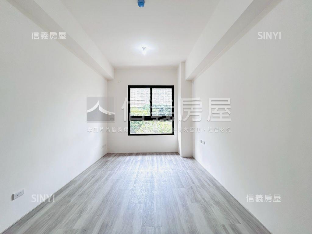 人生有明暗這間開窗看河岸房屋室內格局與周邊環境