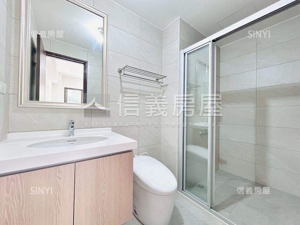 人生有明暗這間開窗看河岸房屋室內格局與周邊環境
