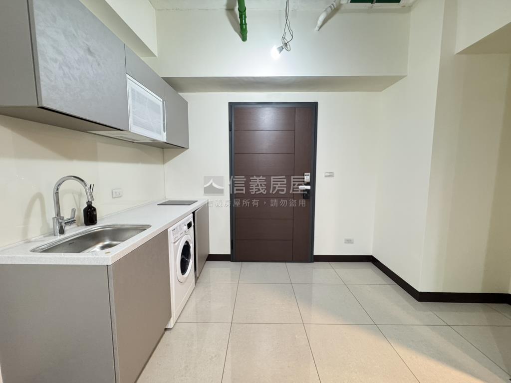 亞灣聯上全新未住２房房屋室內格局與周邊環境